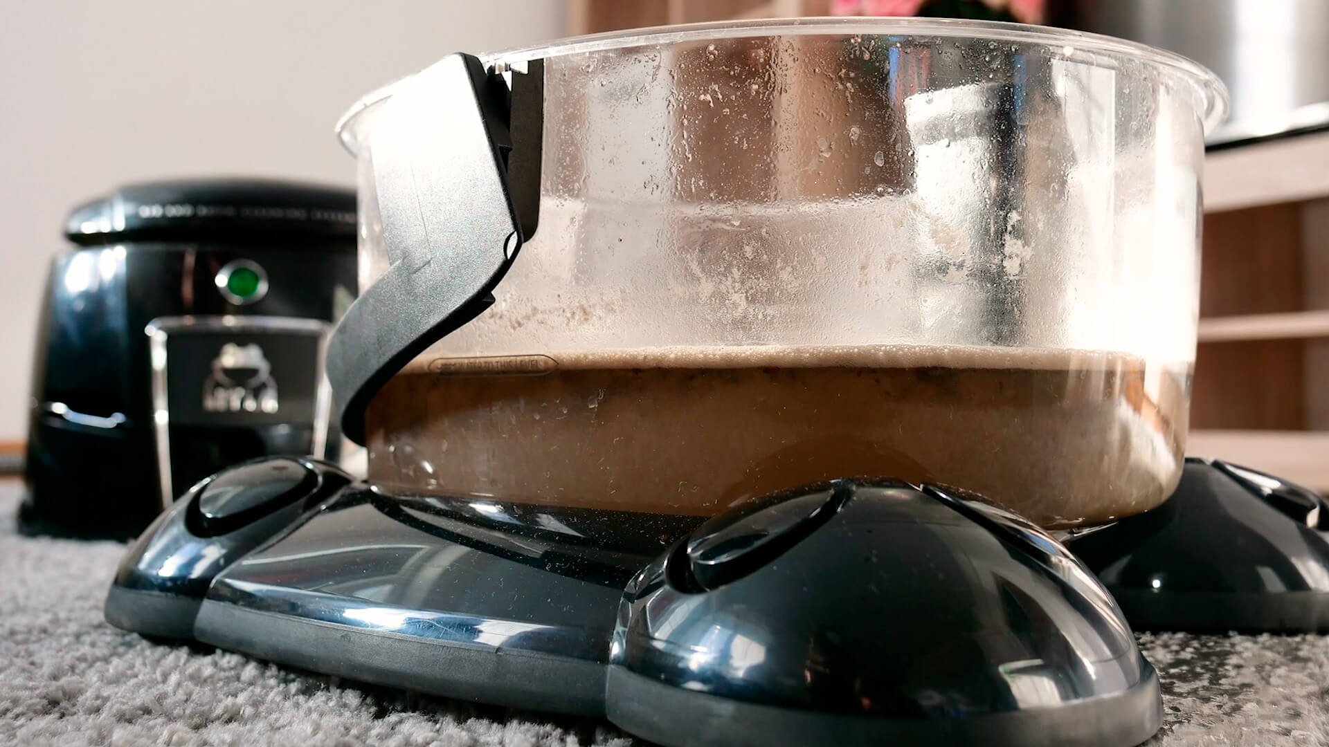 Aspirador com filtro de água que elimina poeira e alérgenos Aspirador com filtro de água que elimina poeira e alérgenos